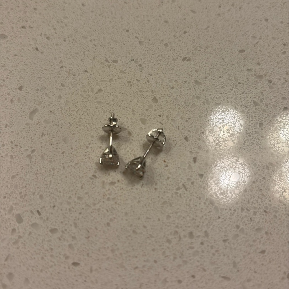 18k white gold diamond earrings 1ct